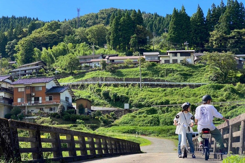 電動バイクで散策も♪