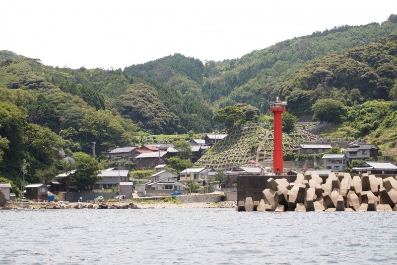 海から見た鎧地区