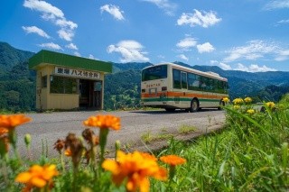 天空のバス停（全但バス東垣停留所）